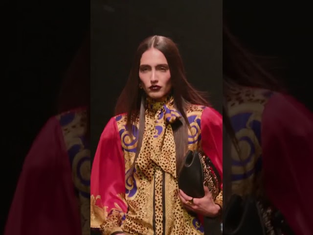 VERSACE Fall/Winter 2025/26 : The Show That Redefines the Future of Fashion