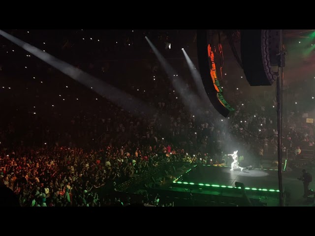 Moosewala naam dila utte likhya ---- (Diljit Dosanjh mentioning Sidhu Moosewala )