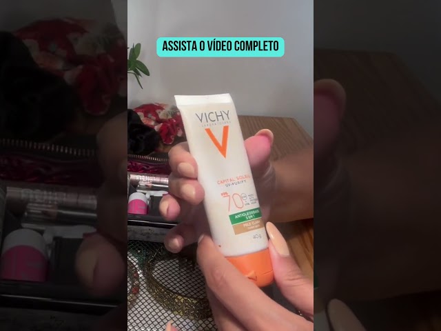 ITENS ESSENCIAIS NA NECESSAIRE DE VIAGEM