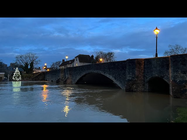 Exploring Flooded Abingdon, Oldest Town in England - Early Morning WALK