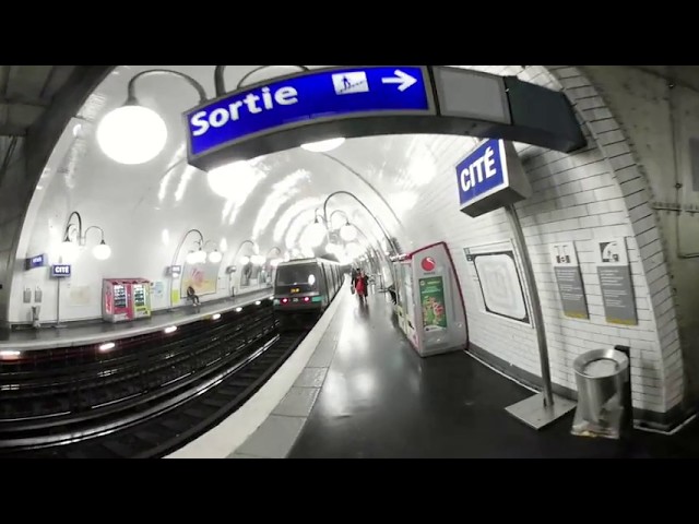 Iron clad Paris Subway Station in 360°