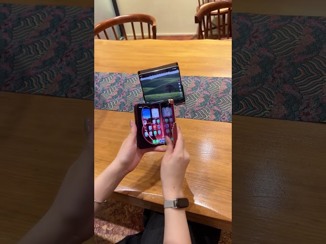18fold got it!! For face value and texture, but also to protect the phone, this wristband ca...