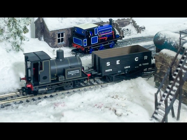 Hawthorn Harbour Running Session! - My FIRST OO Scale Layout!