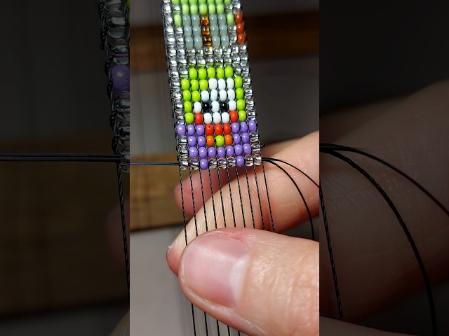 Made Joker out of beads on loom for beginners #beadwork #bracelet #jewelrymaking #beading #preppy