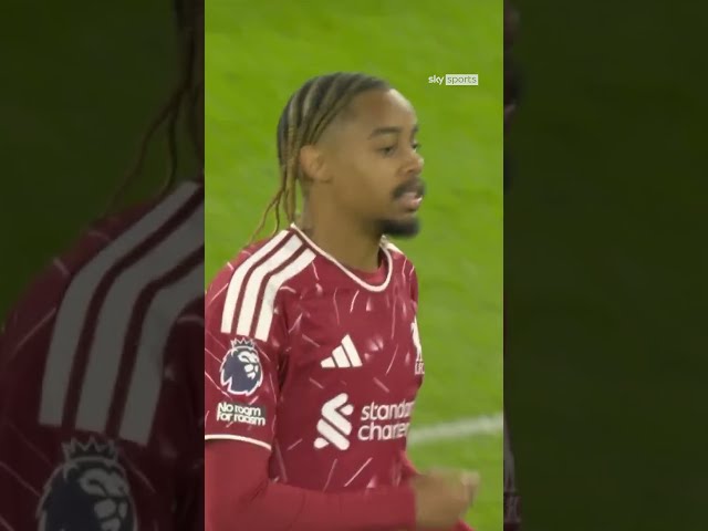 Bradley Barcola comes on to make his Liverpool debut! 🔴