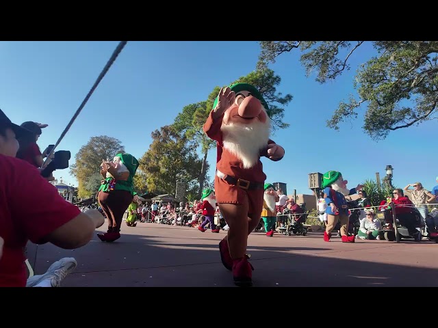 Mickey's Once Upon a Christmastime Parade on Christmas Eve! Magic Kingdom, Walt Disney World | DEC25
