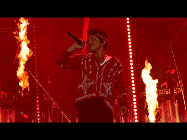 Bruno Mars - Uptown Funk (Live from The Romantic Tour 2026, Paris, France)
