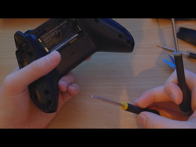 How to Open up an Xbox One Controller