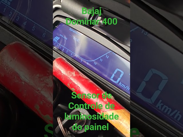 Bajaj Dominar 400 - Luminosidade do painel