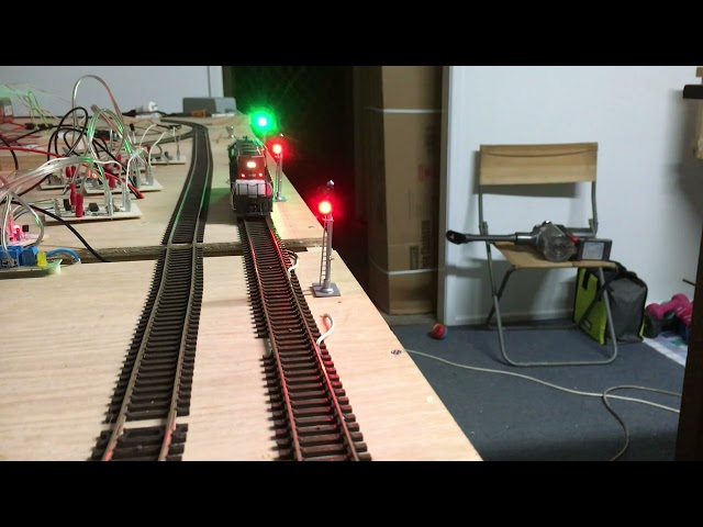 Circuitron BD-2 current sensing block detection and SD-1 signal driver with MTH HO DCS part 2