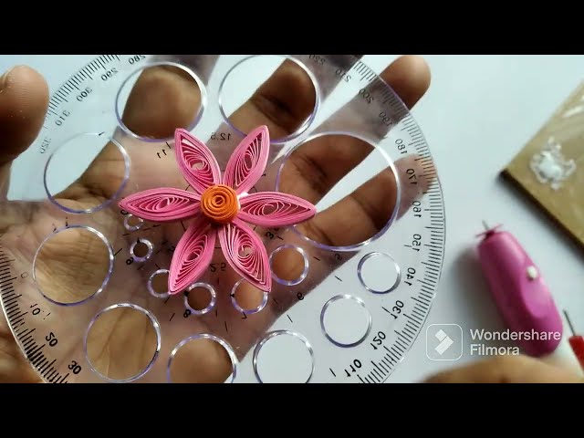 11 Make a flower with paper quilling