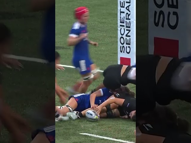 Liana Mikaele-Tu'u just STEAMING over the line against France 💨