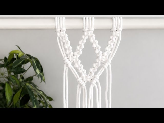 ✨A simple macramé pattern that can inspire your next wall hanging. #macrame #macrametutorial 