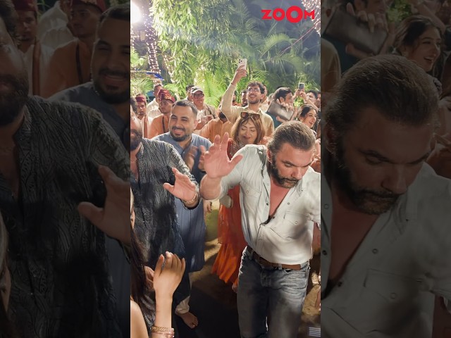 Sohail Khan's CRAZY dance moves during Ganpati Visarjan #shorts #sohailkhan #ganpativisarjan