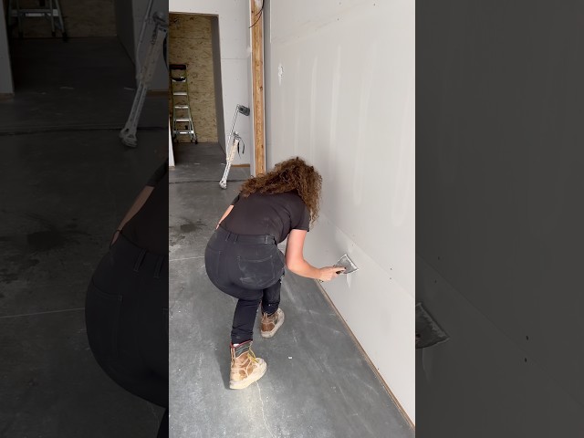 Those low screws 😭🙄 #shorts #low #drywall