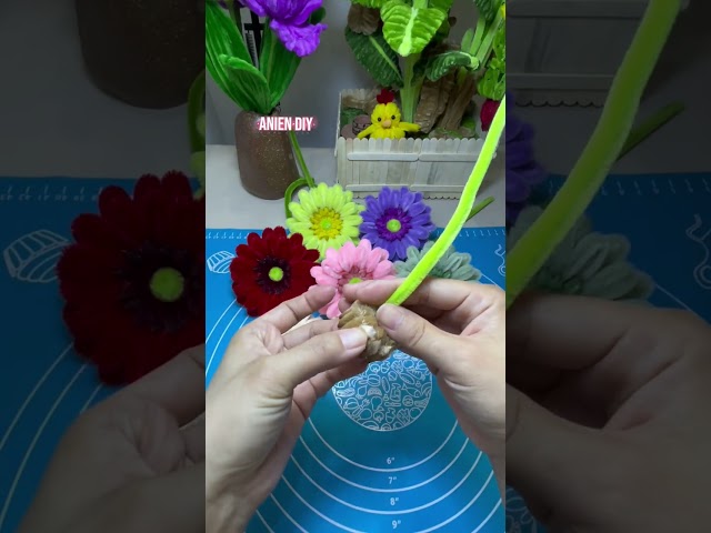 How to make a gerbera flower with chenille stems.