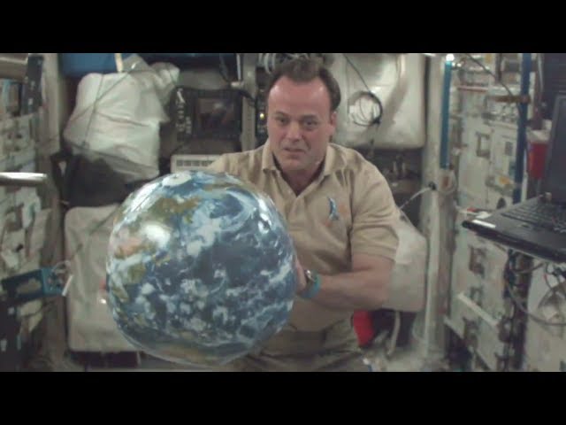 First-ever live 3D video stream from space