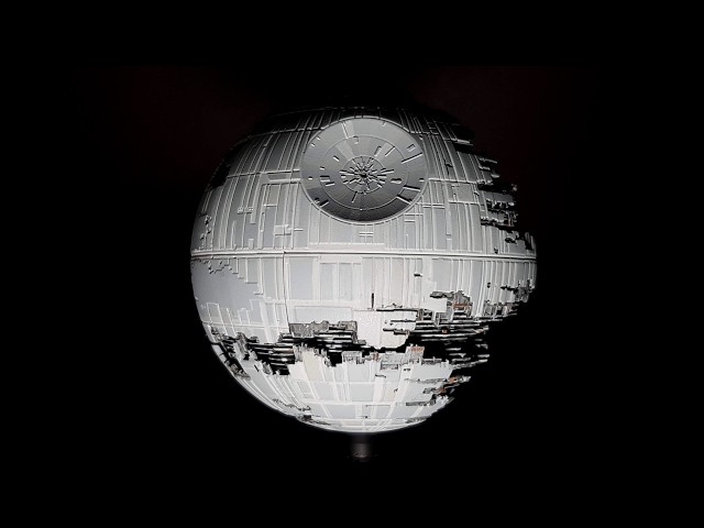 Painting super subtle details to the Death Star II