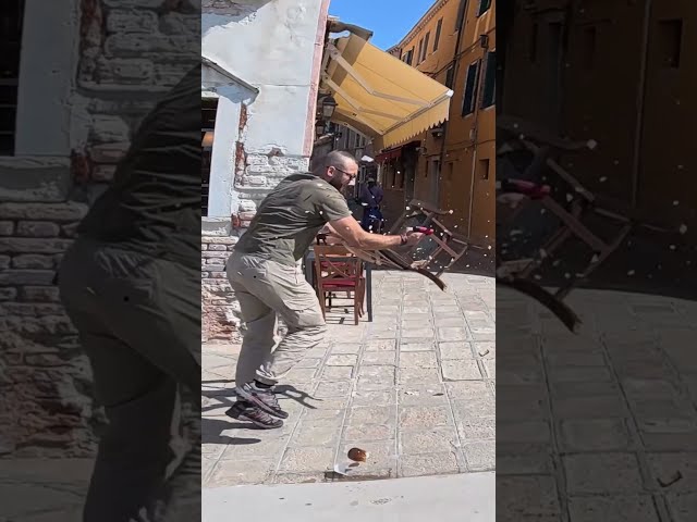 Crazy Venice Boat Attack