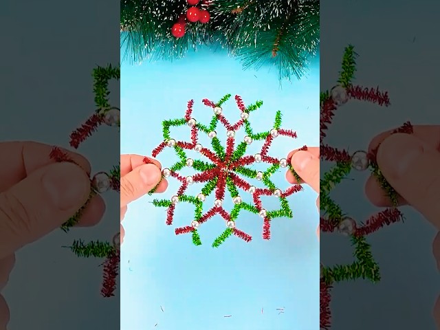 DIY pipe cleaner Snowflake