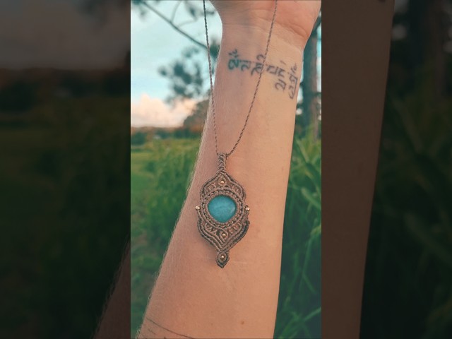 Should I make a tutorial for this necklace? #macrame #macramejewelry #micromacrame #macrametutorials