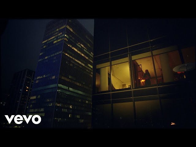 Young Miko, Rauw Alejandro - Aquel diciembre (Official)