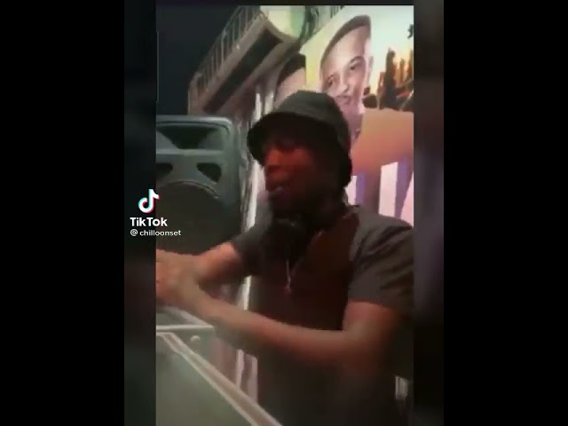 De Mthuda ft Sir Trill - Emlanjeni