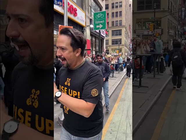 Putting the RUN in “running out of time.” Lin-Manuel Miranda said hello to fans  #musical #broadway