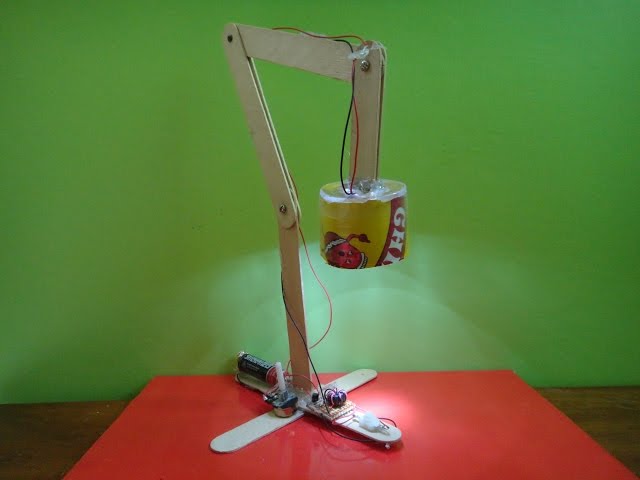 Make an energy saving desk lamp (Joule thief powered)