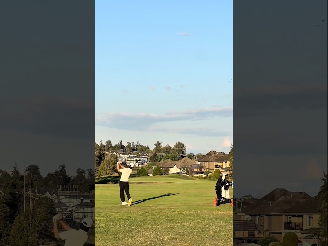 Sunset riser 😮‍💨   #golf #sunset #golfshot #golfvibes #golflife