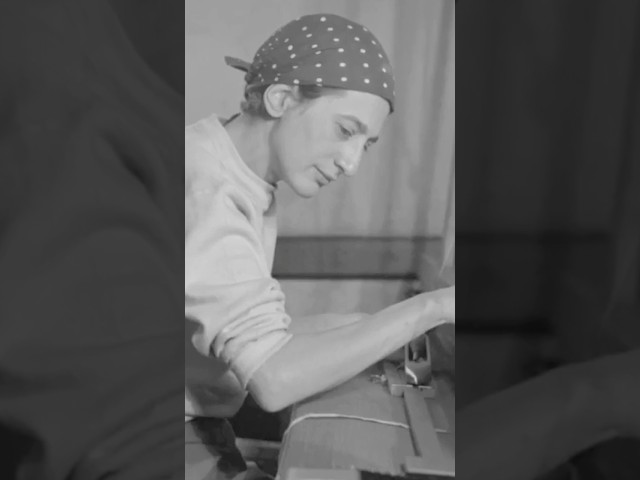 Anni Albers (1899–1994) • #Experience the #Bauhaus legacy → bauhaus-experience.com/dessau