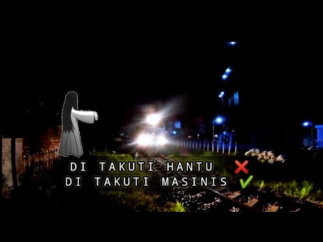 MASINISNYA MENJERITT ??HANTU  ??? Aksi kocak di kerjain dari sang  masinis 😂😂😂🙀🙀