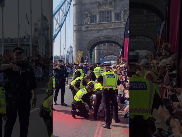 Protest Group 'Youth Demand' Disrupt The London Marathon!