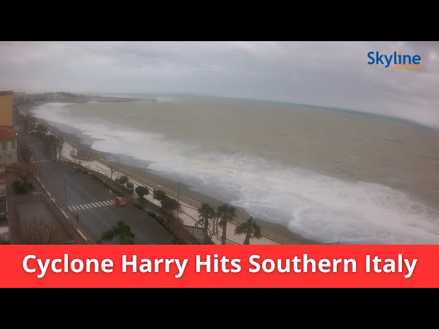 Cyclone Harry hits Southern Italy. Live from Catanzaro 🌪️🌊 | SkylineWebcams