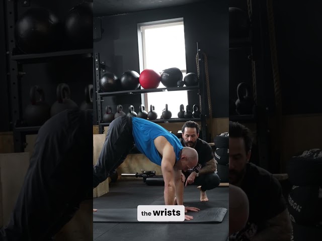 2 Bodyweight Exercises That Build Serious Shoulder Strength