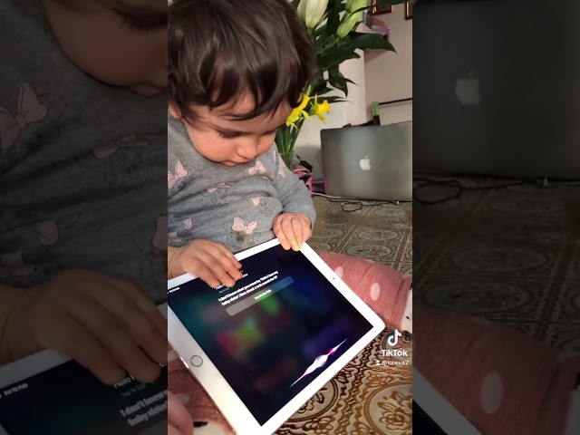 #shorts #tiktok #youtubeshorts baby talks to Siri