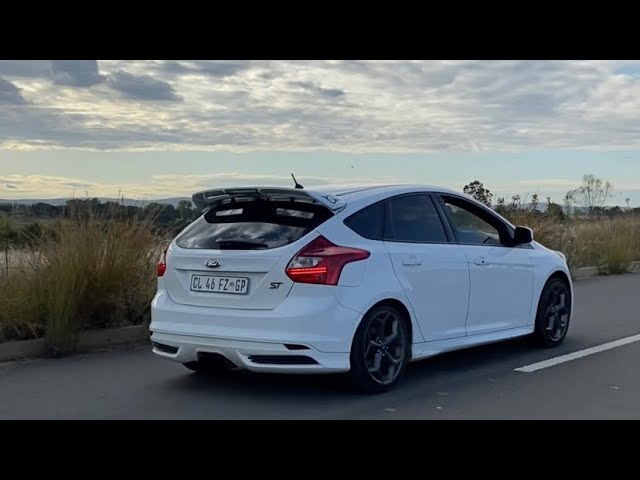Ford Focus ST Drive-by | Res & Downpipe  mod