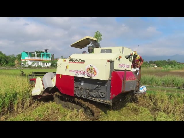 MESIN PANEN PALING DICARI! Inovasi Canggih Petani Modern 2025