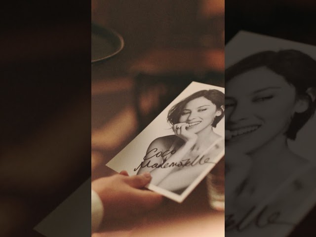 Everywhere she goes, COCO MADEMOISELLE exudes a magnetic aura that is not easily forgotten.