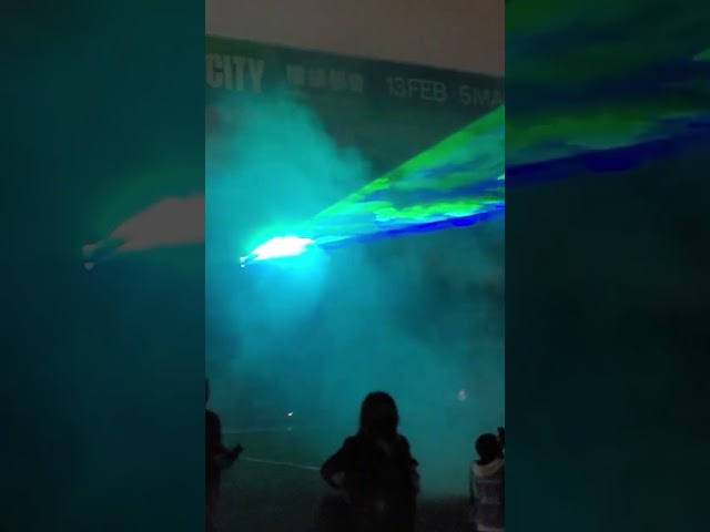 西九文化區藝術公園 機緣都會《約定極光》極光Show😍 由2月13到3月5號🌟更詳細介紹請看我們的頻道：十分鐘去旅行