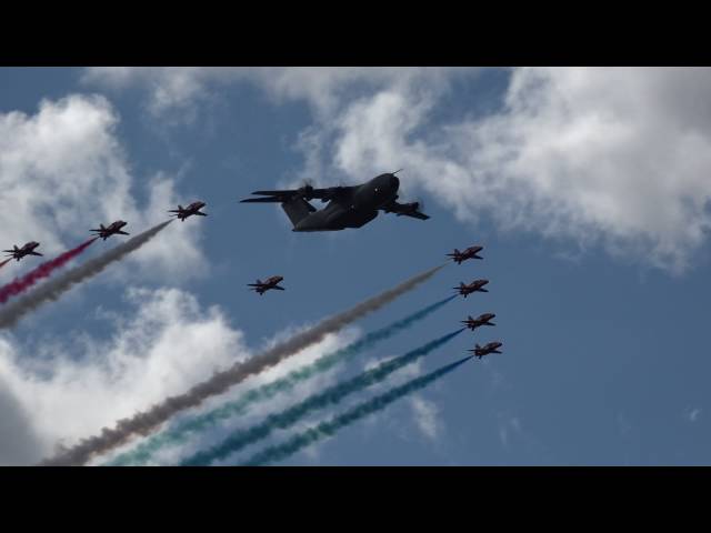 Farnborough Air Show 2016 - RAF Red Arrows with A400M Atlas 4K