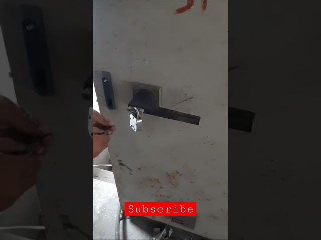 How to full lock isolator switch | Isolator switch को पूरा लॉक कैसे करें।🔒🔐