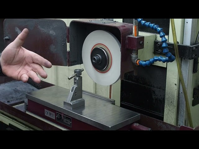 Dressing the Side of a Grinding Wheel