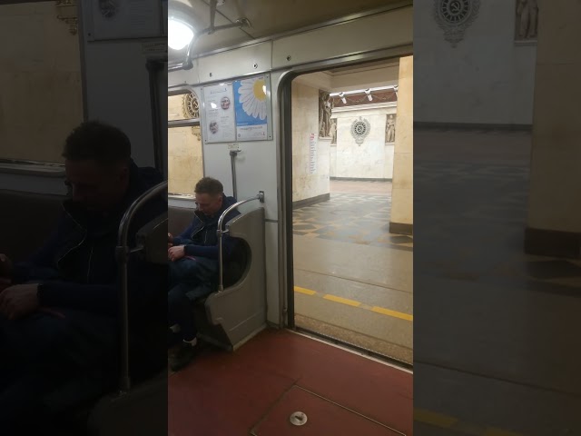 Em saint Petersburg subway train 2025-05 #saintpetersburg #train #subway #trainspotting