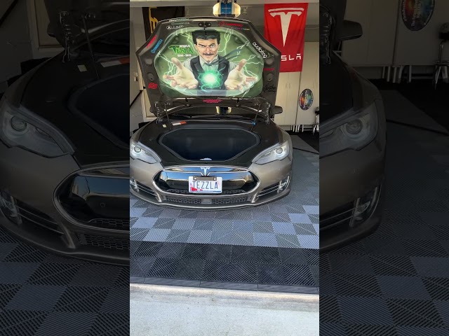 One more look at Nikola inside a Tesla. #tesla #nikolatesla #models #swisstrax