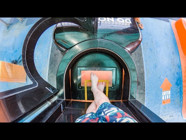 Wild Wild Wet Singapore - Black Torpedo | SuperLoop Trapdoor Waterslide!