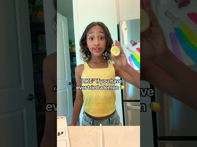 WHO ELSE LOVES LEMONNNNS? 🍋 #dlafam #shorts #londyn