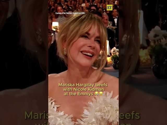 Nicole Kidman had to interrupt Mariska Hargitay's #Emmys monologue to let her know that's HER bit. 😭