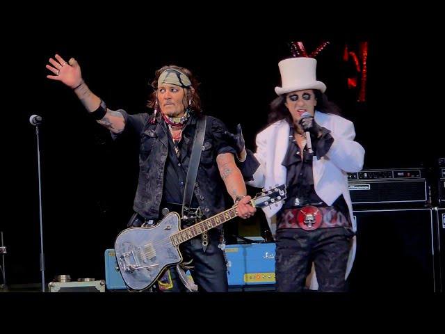 Hollywood Vampires (live) - Schools Out/Another Brick in The Wall - Hydro, Glasgow 2026