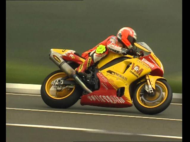 David Jefferies wins the Senior TT 2000